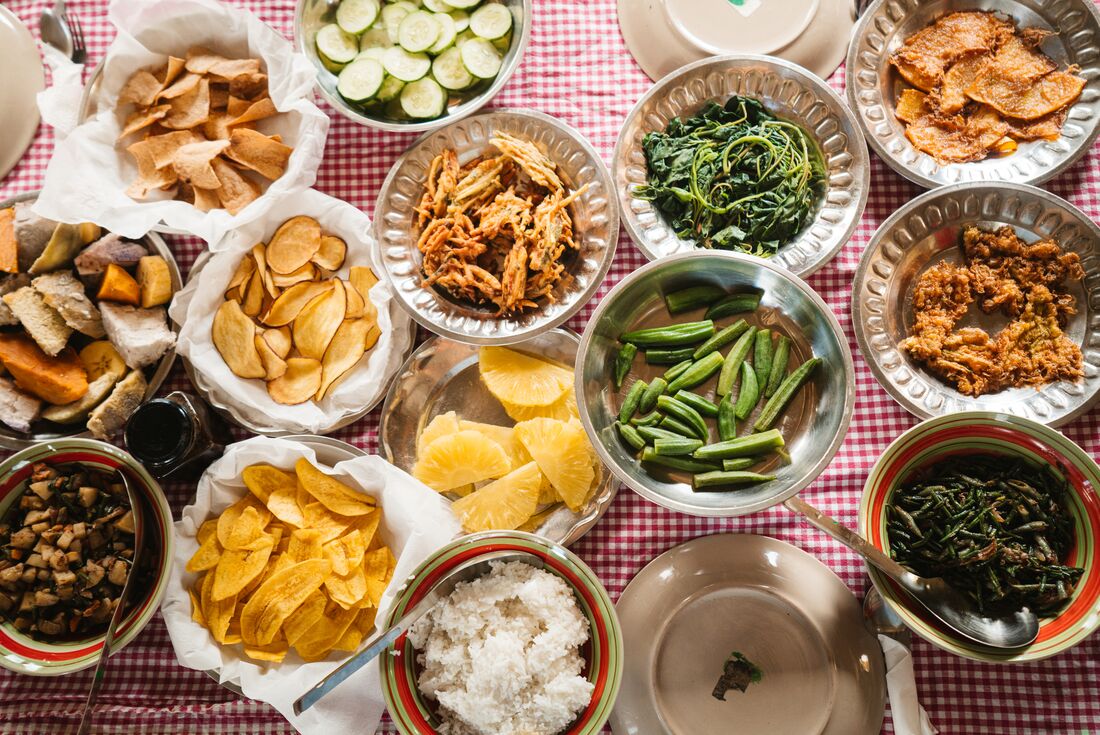 Overhead shot of the different lunch dishes at Nubutautau Village, Fiji