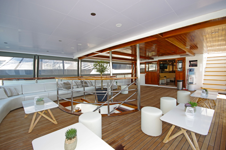 M/S Aurora upper deck lounge area